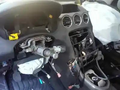 Veículo de Sucata peugeot 308 confort do ano 2008 alimentado 9hx