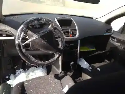 Veículo de Sucata peugeot 207 xs do ano 2007 alimentado 9hz