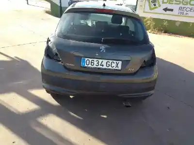 Veículo de Sucata peugeot 207 confort do ano 2008 alimentado 8fs