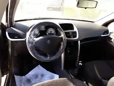 Veículo de Sucata peugeot 207 confort do ano 2008 alimentado 8fs