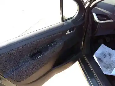 Veículo de Sucata peugeot 207 confort do ano 2008 alimentado 8fs