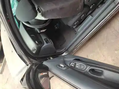 Veículo de Sucata nissan almera (n16/e) acenta do ano 2005 alimentado yd22