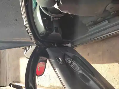 Veículo de Sucata nissan almera (n16/e) acenta do ano 2005 alimentado yd22