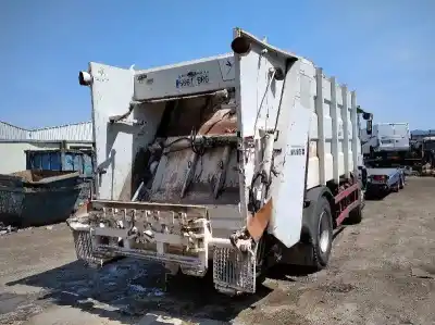 Veículo de Sucata iveco eurocargo 5.9 diesel do ano 2001 alimentado 8060.45b