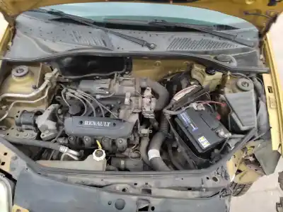 Здавання транспортного засобу renault clio ii fase i (b/cbo) 1.2 року 2001 потужний d7f g7