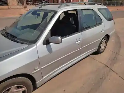 Veículo de Sucata peugeot 306 break xt do ano 1999 alimentado rhy