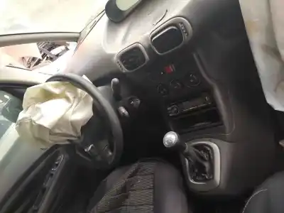 Veículo de Sucata citroen c3 picasso attraction do ano 2012 alimentado 9h06