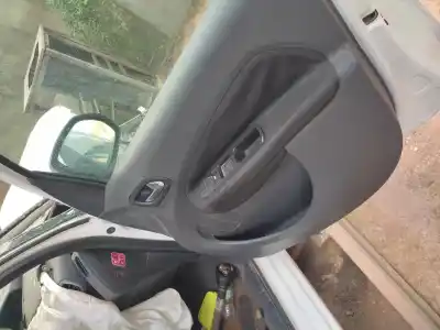 Veículo de Sucata citroen c3 picasso attraction do ano 2012 alimentado 9h06