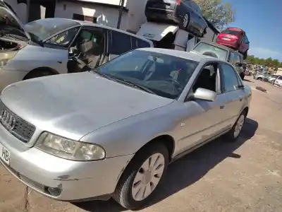 Veículo de Sucata audi a4 berlina (b5) 1.8 do ano 2000 alimentado adr