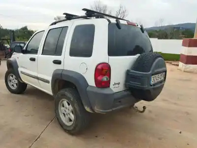 Здавання транспортного засобу jeep cherokee (kj) 2.5 crd 4x4 року 2003 потужний 09c