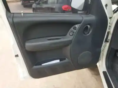 Здавання транспортного засобу jeep cherokee (kj) 2.5 crd 4x4 року 2003 потужний 09c