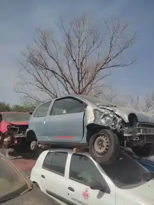 Veículo de Sucata renault twingo (co6) 1.2 alize do ano 2002 alimentado 