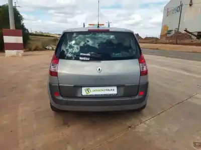 Veículo de Sucata renault scenic ii 1.9 dci diesel do ano 2004 alimentado f9q d8