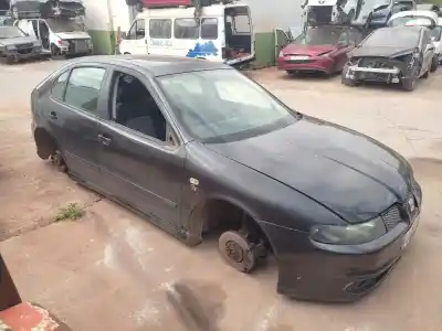 Veículo de Sucata seat                                               leon (1m1)                                                                                                                                                                                                                                                 1.9 tdi                                                                                                                                                                                                                                                    do ano 2005 alimentado arl