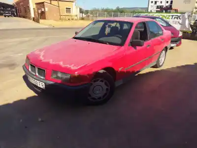 Veículo de Sucata bmw serie 3 berlina (e36) 318i do ano 1995 alimentado 18-4e-2