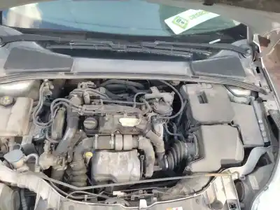 Véhicule à la ferraille ford focus turn. (cb8) titanium de l'année 2011 alimenté t1da,t1db