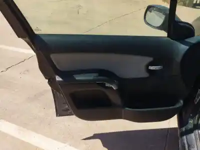 Veículo de Sucata citroen c3 1.4 hdi exclusive do ano 2003 alimentado 8hx