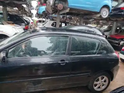 Veículo de Sucata toyota corolla (_e12_) 2.0 d-4d (cde120r_, cde120l_) do ano 2004 alimentado 1cd-ftv