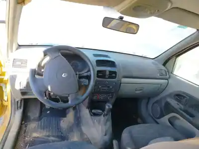 Здавання транспортного засобу renault clio ii fase ii (b/cb0) authentique року 2002 потужний k9k a7