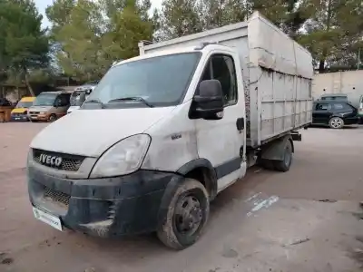 Veículo de Sucata iveco daily pr cabina doble 35 c... batalla 3450 do ano 2011 alimentado f1ce0481f*a
