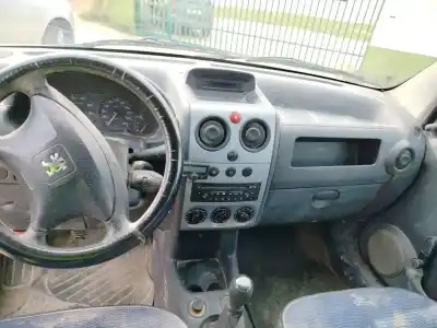 Veículo de Sucata peugeot partner (s2) combiespace do ano 2010 alimentado 9hw