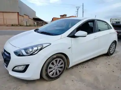 Veicolo di demolizione hyundai i30 (gd) 1.6 crdi dell'anno 2015 alimentato d4fb