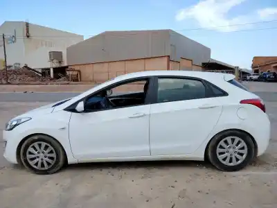 Veicolo di demolizione hyundai i30 (gd) 1.6 crdi dell'anno 2015 alimentato d4fb