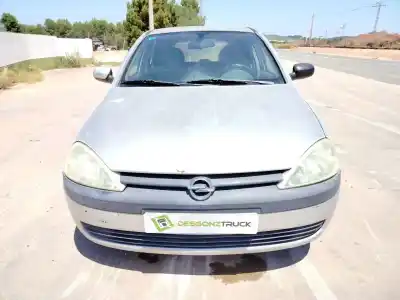 Veicolo di demolizione OPEL CORSA C (X01)  dell'anno 2001 alimentato Z12XE