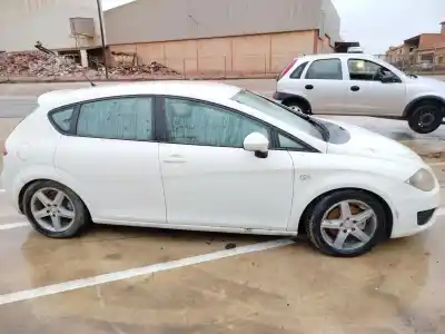 Veículo de Sucata seat leon (1p1) 1.6 tdi do ano 2011 alimentado cayb