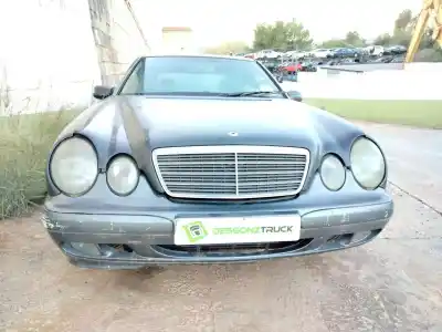 Sloopvoertuig MERCEDES-BENZ CLASE E (W210) BERLINA DIESEL  van het jaar 2000 aangedreven 612.961