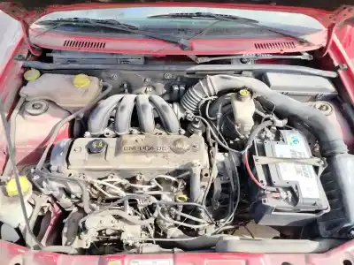 Veículo de Sucata ford fiesta berlina básico do ano 1999 alimentado rtj