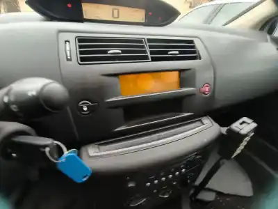 Veículo de Sucata citroen c4 berlina lx do ano 2007 alimentado 9hx