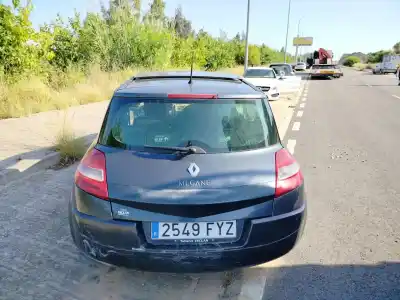 Veículo de Sucata renault megane iii berlina 5 p 1.5 dci diesel cat do ano 2008 alimentado 