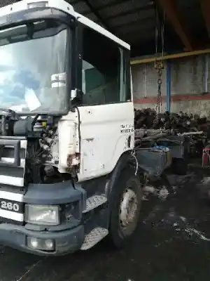 Véhicule à la ferraille scania serie 4 (p 94 d) * de l'année 2003 alimenté 