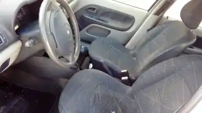Здавання транспортного засобу renault clio ii fase ii (b/cb0) k9k704 року 2003 потужний k9k704