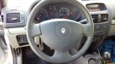 Здавання транспортного засобу renault clio ii fase ii (b/cb0) k9k704 року 2003 потужний k9k704