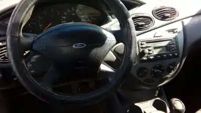 Здавання транспортного засобу ford focus familiar (cak) d/c9db року 2002 потужний c9db