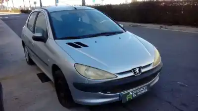 Здавання транспортного засобу PEUGEOT 206 G-KFW року 2003 потужний KFW