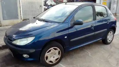 Scrapping Vehicle PEUGEOT 206 FASTBACK (2A/C) 2.0 HDI 90 of the year 2001 powered RHY