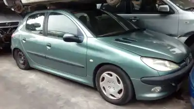 Scrapping Vehicle PEUGEOT 206 FASTBACK (2A/C) 2.0 HDI 90 of the year 2001 powered RHY