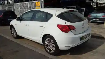 Veicolo di demolizione opel astra j berlina 5p b16dtl dell'anno 2015 alimentato b16dtl