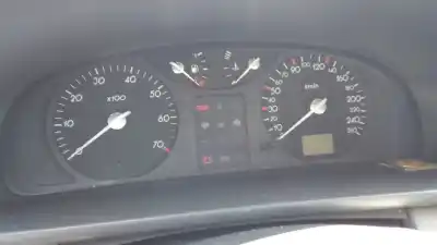 Sloopvoertuig renault laguna ii (bg0) k4m van het jaar 2002 aangedreven k4m