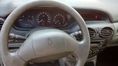 Здавання транспортного засобу renault megane i scenic (ja0) f9q k7 року 1998 потужний f9q