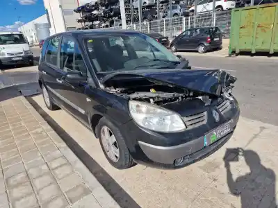 Sloopvoertuig RENAULT SCENIC II (JM) D/F9Q D8 van het jaar 2005 aangedreven F9Q