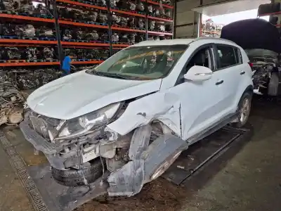 Veicolo di demolizione KIA SPORTAGE III (SL) 1.7 CRDI dell'anno 2013 alimentato D4FD