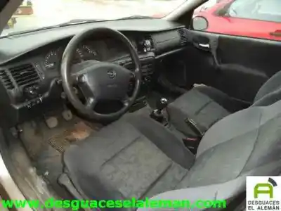 Veicolo di demolizione opel                                               vectra b berlina                                                                                                                                                                                                                                           d-x20dth                                                                                                                                                                                                                                                   dell'anno 2000 alimentato x20dth