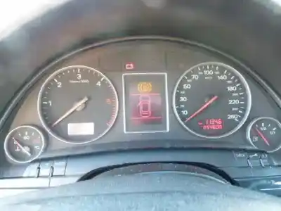 Scrapping Vehicle audi a4 b6 (8e2) 1.9 tdi of the year 2002 powered awx