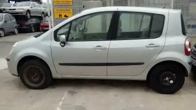 Scrapping Vehicle renault modus i k4j770 of the year 2006 powered k4j770
