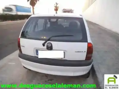 Veicolo di demolizione opel corsa c corsa c dell'anno 1999 alimentato  Veicolo di demolizione opel corsa c corsa c dell'anno 1999 alimentato