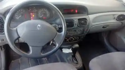 Здавання транспортного засобу renault megane i fase 2 classic (la..) k4m року 2001 потужний k4m